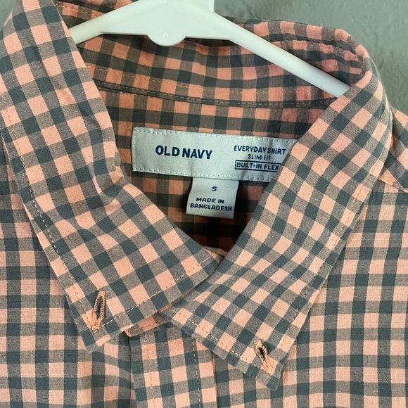 Old Navy men’s button down - Picture 2 of 5